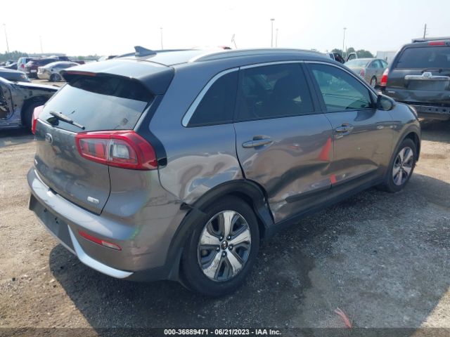 KNDCB3LC4H5089374 KIA NIRO LX