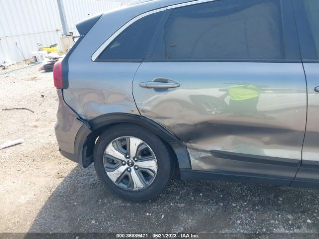 KNDCB3LC4H5089374 KIA NIRO LX