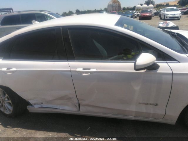 3FA6P0LU0KR135816 Ford Fusion Hybrid Se