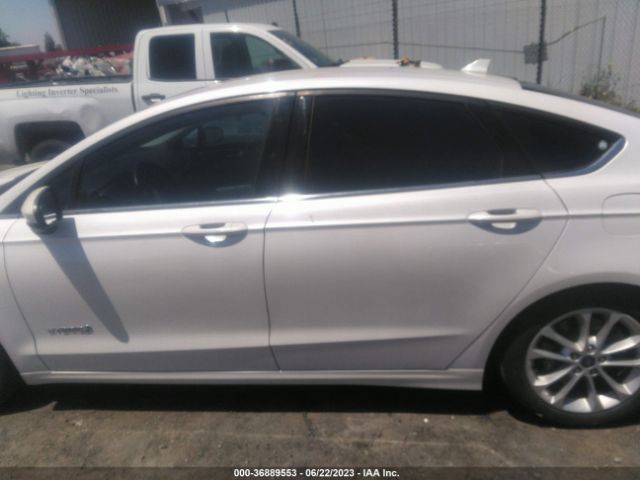 3FA6P0LU0KR135816 Ford Fusion Hybrid Se