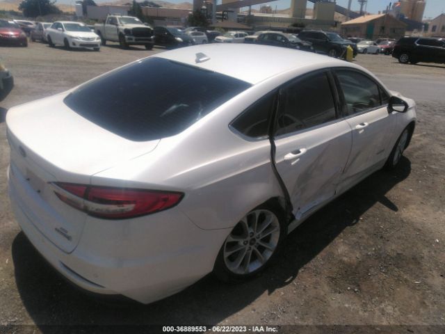 3FA6P0LU0KR135816 Ford Fusion Hybrid Se