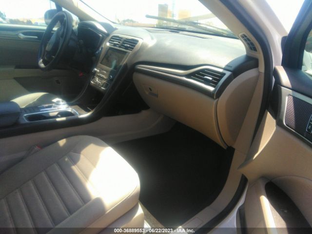 3FA6P0LU0KR135816 Ford Fusion Hybrid Se
