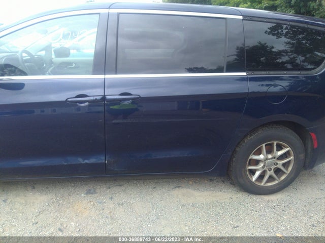 2C4RC1CG8LR237469 Chrysler Voyager Lx