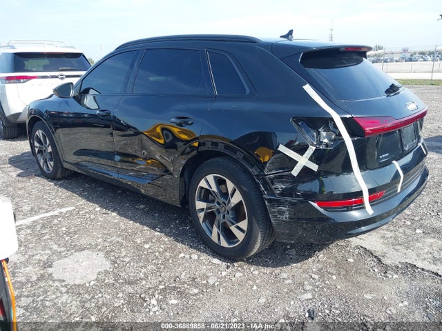 2021 Audi e-tron, VIN: WA1AAAGE9MB020132