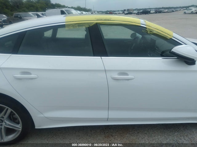 2022 Audi A5, VIN: WAUDACF55NA009262