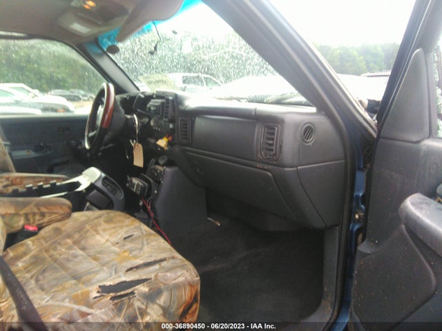2002 CHEVROLET SILVERADO 1500 LS VIN: 2GCEK19T121207765