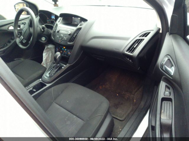 1FADP3FE0JL307255 Ford FOCUS SE