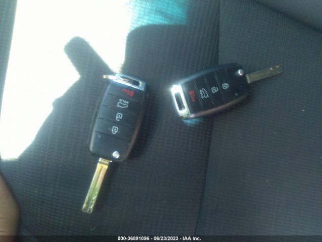 5XYKTCA65EG475908 KIA SORENTO LX