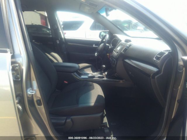 5XYKTCA65EG475908 KIA SORENTO LX