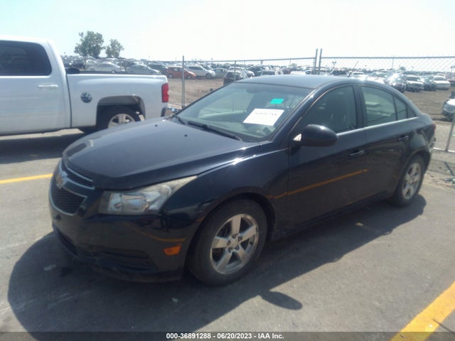 Chevrolet Cruze 1lt 2014 1G1PC5SB0E7194053 Image 2