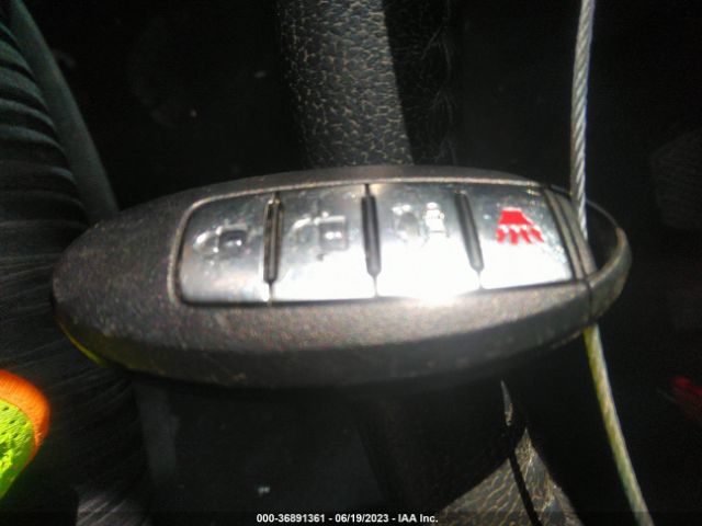 3N1AB7AP3KY277899 Nissan SENTRA SV