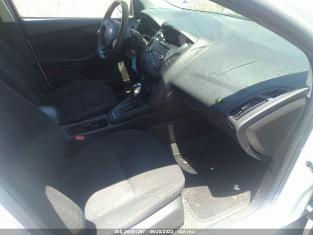 1FADP3FE9GL360903 Ford FOCUS SE