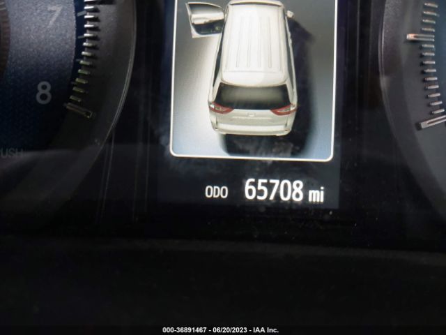 5TDKZ3DC9JS906702 Toyota SIENNA LE