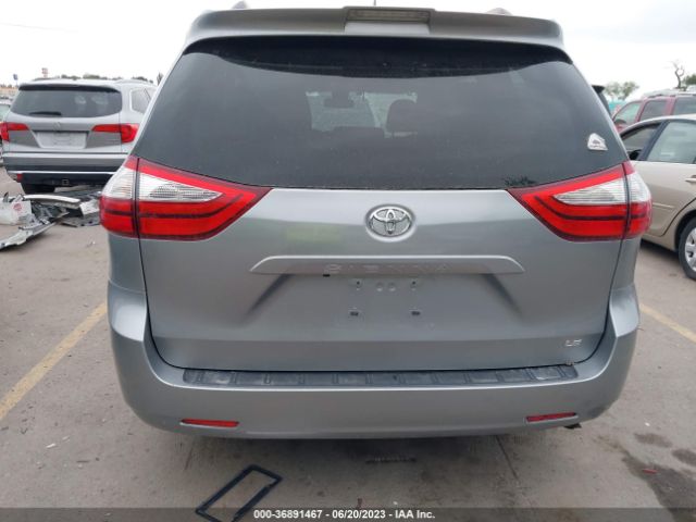 5TDKZ3DC9JS906702 Toyota SIENNA LE