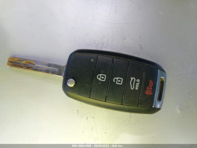5XXGM4A77FG442142 KIA Optima Lx