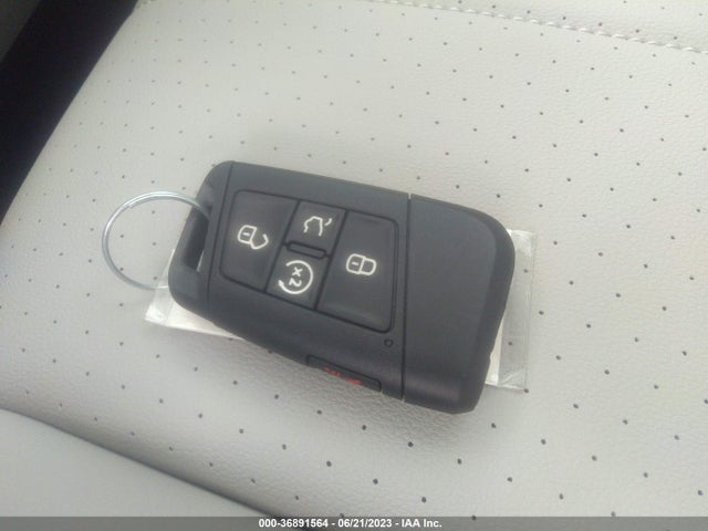 3VV2B7AX0PM073675 Volkswagen TIGUAN SE