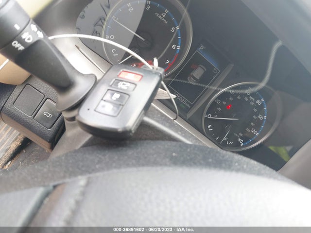 2018 TOYOTA RAV4 XLE/ADVENTURE VIN: JTMWFREV2JJ151094