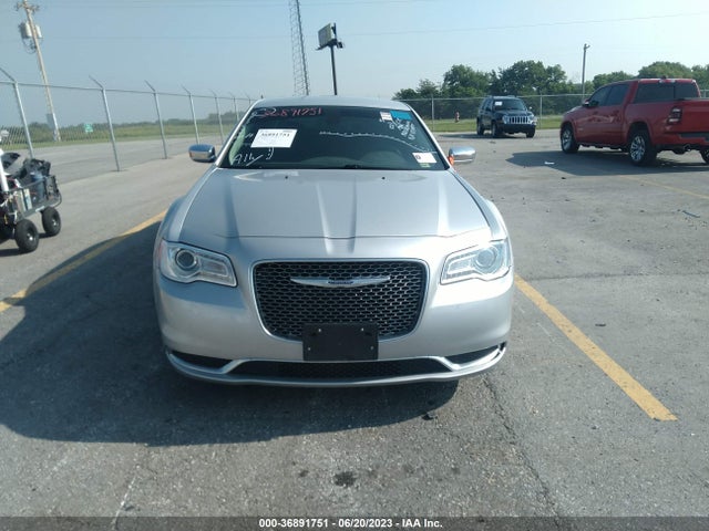 2C3CCAAG3KH628899 Chrysler 300 Touring