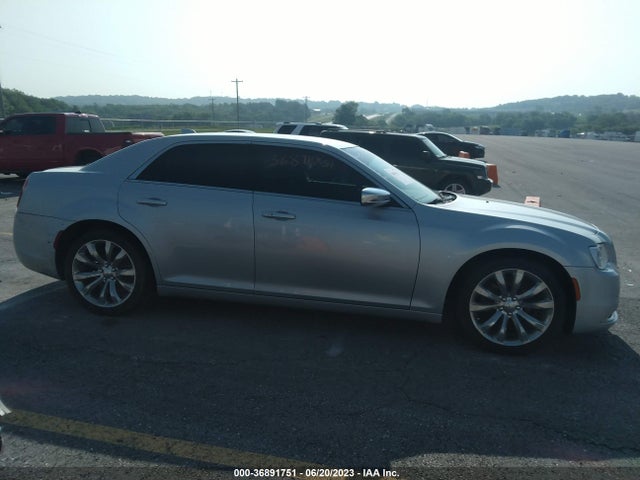 2C3CCAAG3KH628899 Chrysler 300 Touring