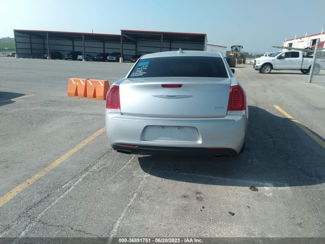 2C3CCAAG3KH628899 Chrysler 300 Touring