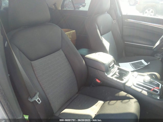 2C3CCAAG3KH628899 Chrysler 300 Touring