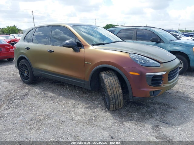 2017 Porsche Cayenne, VIN: WP1AE2A25HLA73939