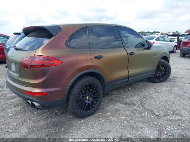 2017 Porsche Cayenne, VIN: WP1AE2A25HLA73939