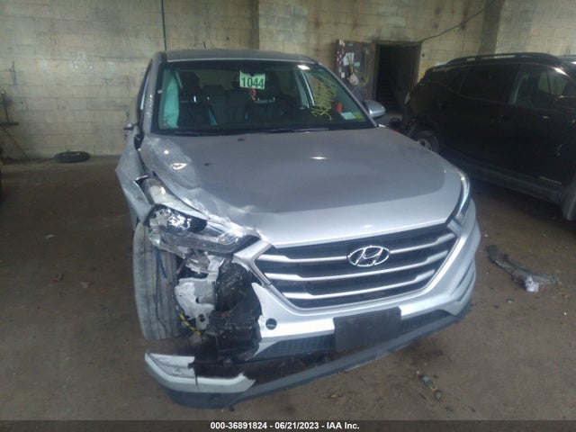 2018 HYUNDAI TUCSON SE VIN: KM8J2CA44JU659917