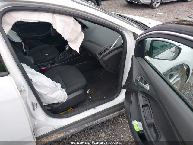 2016 FORD FOCUS SE VIN: 1FADP3F24GL328270