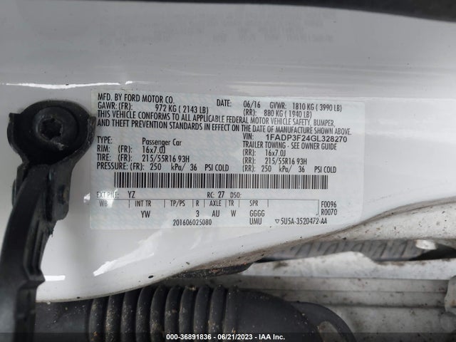 2016 FORD FOCUS SE VIN: 1FADP3F24GL328270