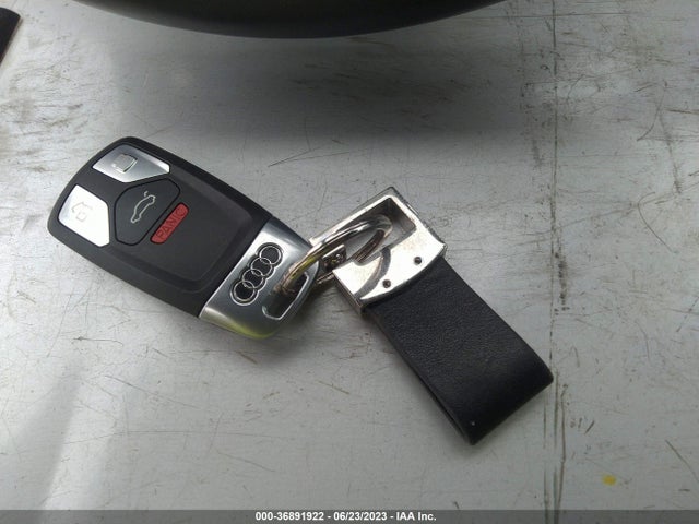WA1BNAFY1J2211723 Audi Q5 Premium Plus