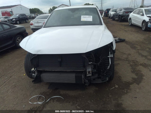 WA1BNAFY1J2211723 Audi Q5 Premium Plus