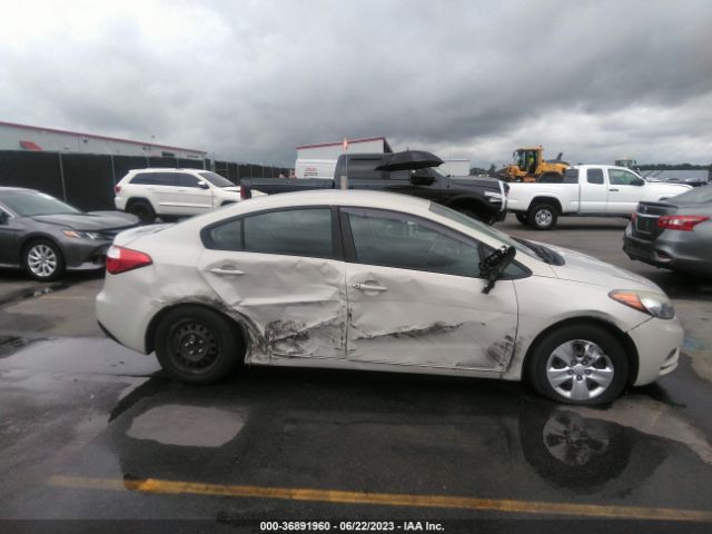 KNAFK4A68F5335398 KIA FORTE LX
