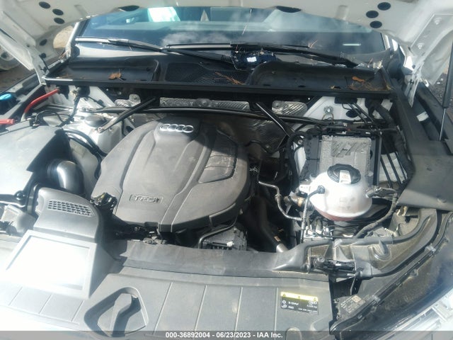 WA1BNAFY5J2059381 Audi Q5 Premium Plus