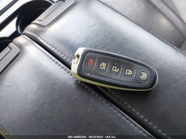 2011 LINCOLN MKX VIN: 2LMDJ6JKXBBJ03008