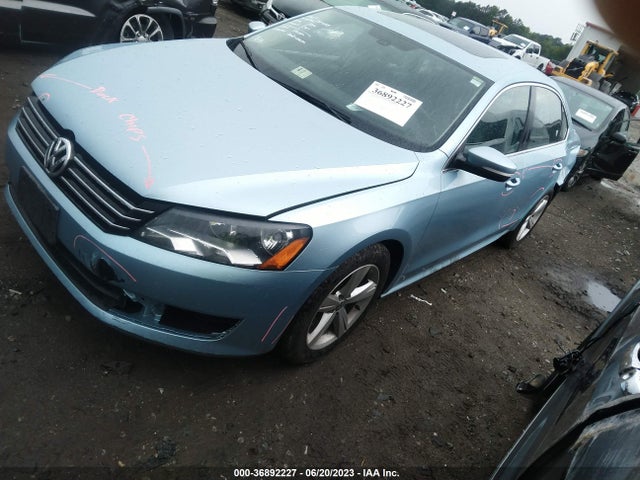 2013 VOLKSWAGEN PASSAT SE W/SUNROOF & NAV VIN: 1VWBP7A38DC137176