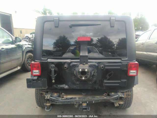 1C4BJWDG7HL639809 Jeep Wrangler Unlimited Sport