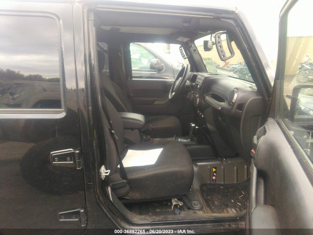 1C4BJWDG7HL639809 Jeep Wrangler Unlimited Sport