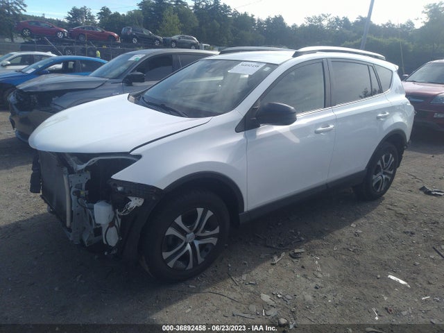 Toyota RAV4 LE 2018 JTMBFREV7JJ746294 Image 2