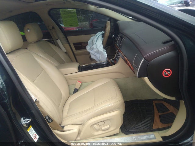 2010 JAGUAR XF PREMIUM LUXURY/PORTFOLIO VIN: SAJWA0GB8ALR65284