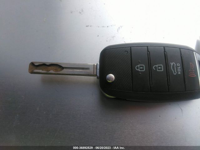 KNAGM4A75F5662610 KIA Optima Lx