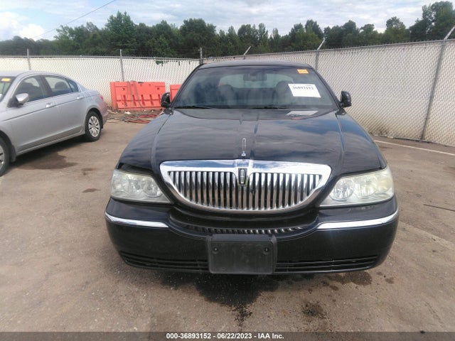 2007 LINCOLN TOWN CAR SIGNATURE LIMITED VIN: 1LNHM82V87Y627776