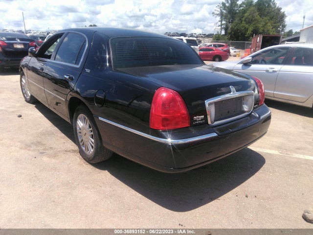2007 LINCOLN TOWN CAR SIGNATURE LIMITED VIN: 1LNHM82V87Y627776