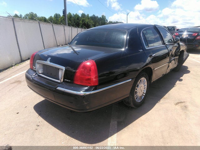 2007 LINCOLN TOWN CAR SIGNATURE LIMITED VIN: 1LNHM82V87Y627776