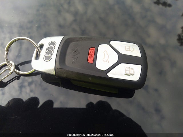WA1LHAF70JD038865 Audi Q7 Premium Plus