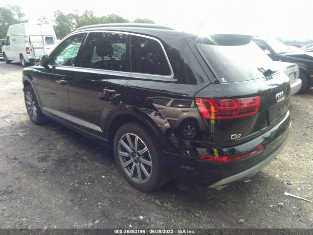 WA1LHAF70JD038865 Audi Q7 Premium Plus