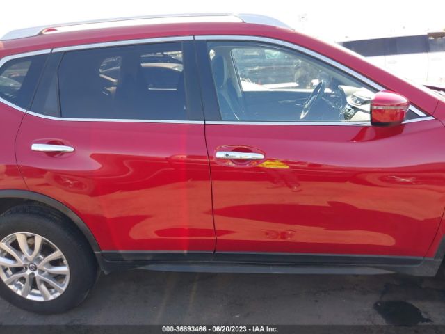 JN8AT2MV1HW011082 Nissan ROGUE SV