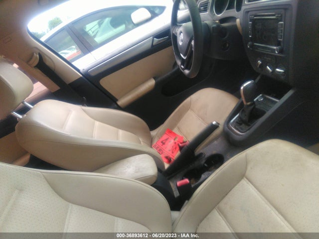 3VWD07AJ3FM300300 Volkswagen Jetta Sedan 1.8t Se W/connectivity