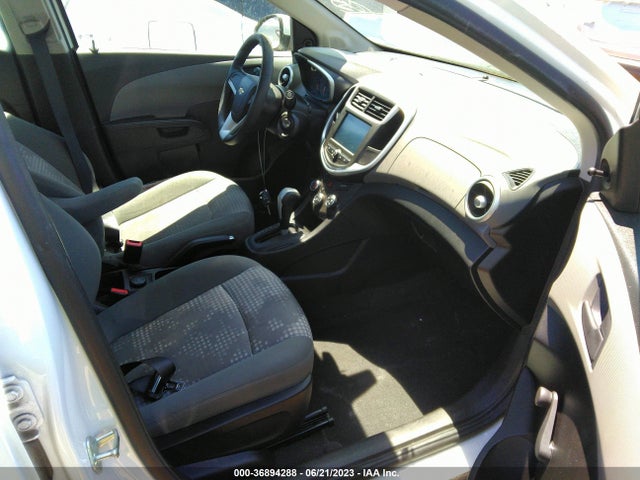 Chevrolet SONIC LS 2017 1G1JB5SH4H4130729 Image 6