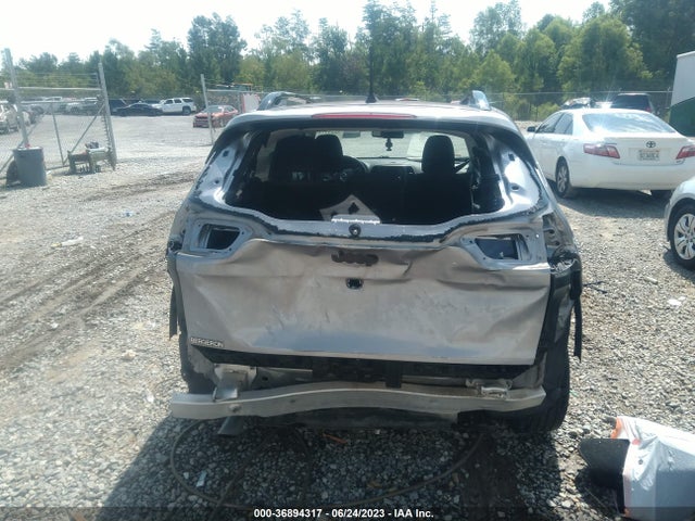 1C4PJLCB1JD537741 Jeep Cherokee Latitude